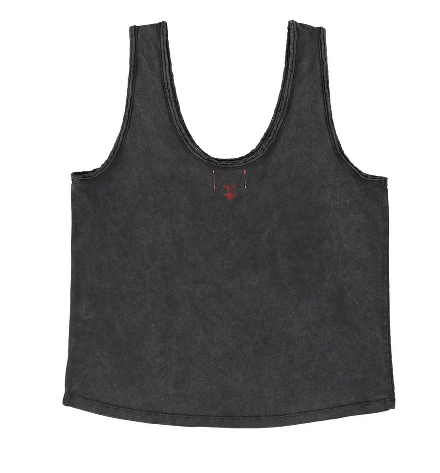 sisters department - sleeveless top, washed black, red lip - Lubus & moi