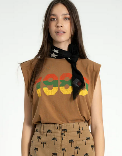 sisters department - sleeveless t shirt, shoulder pads, brown, 1980 print - Lubus & moi