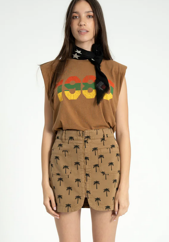 sisters department - sleeveless t shirt, shoulder pads, brown, 1980 print - Lubus & moi