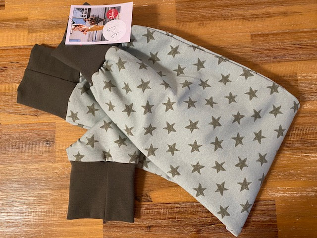 LUBU'S - lubu's pants, mint stars allover, olive bord, sweatstoff, 7-9 jahre